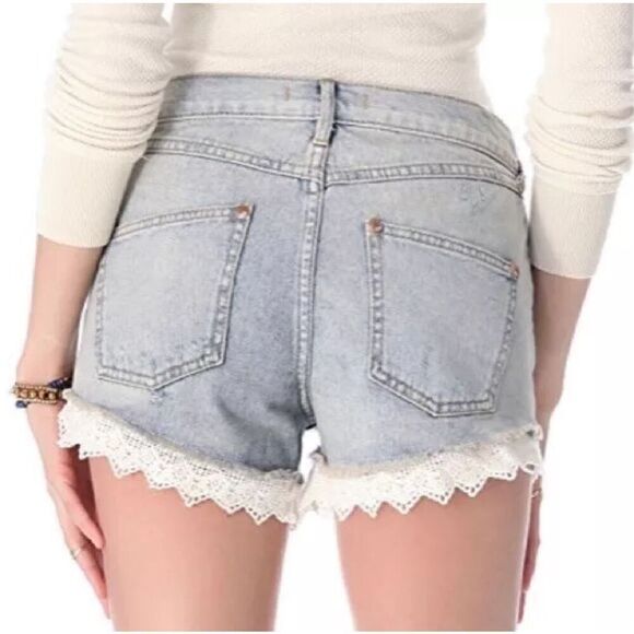 Free People Lacey Cutoff Shorts Size 26 Light Wash Distressed High-Rise Lace Hem - Picture 2 of 10